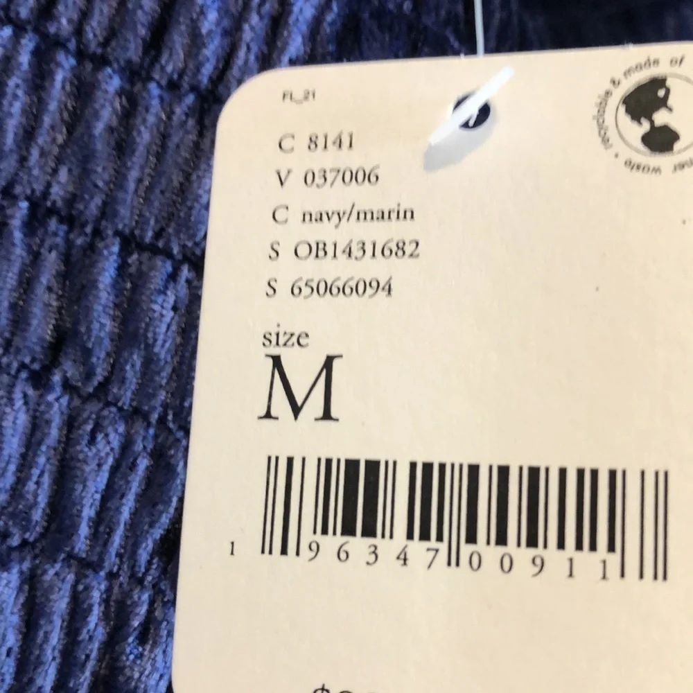 Free People girls Just Wanna Bodysuit Sz M Navy Smocked Puff Sleeve Velvet - Picture 5 of 8